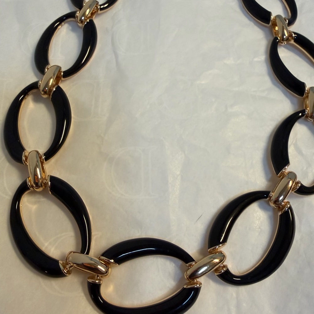 Chic Black and Gold Oval Link Necklace